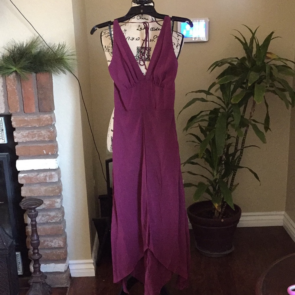 Windsor beautiful dress color burgundy size 3/4